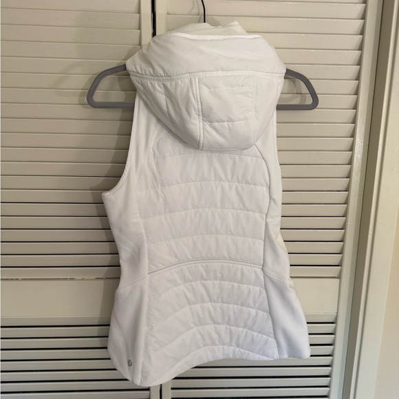 Lululemon White Another Mile Vest Size 6. - Picture 4 of 8